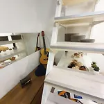 Διαμέρισμα Violet Apartment, Cute Place Near Corvin Plaza, With Ac