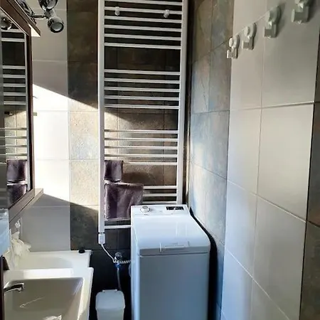 Violet Apartment, Cute Place Near Corvin Plaza Apartment