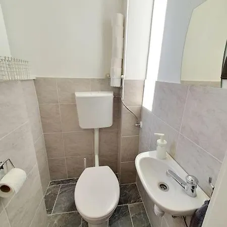 Violet Apartment, Cute Place Near Corvin Plaza Apartment