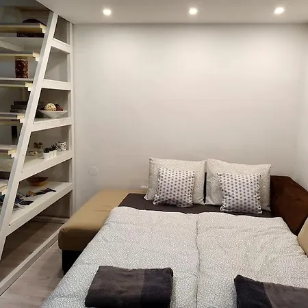 Violet Apartment, Cute Place Near Corvin Plaza, With Ac Apartman *