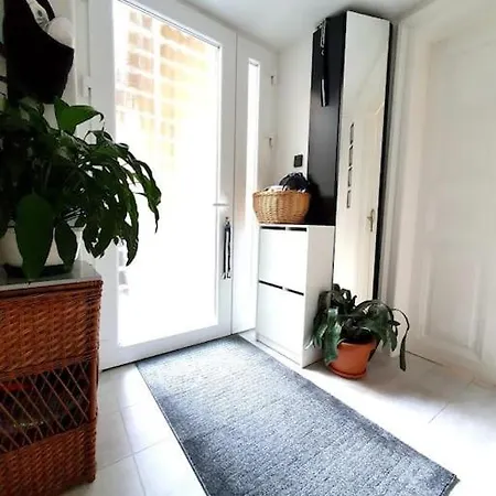Violet Apartment, Cute Place Near Corvin Plaza Apartment